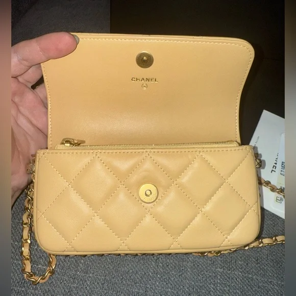 CHANEL CC flap lambskin WOC phone holder on chain - Picture 8 of 15